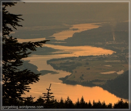 Columbia River mit Portland und Vancouver